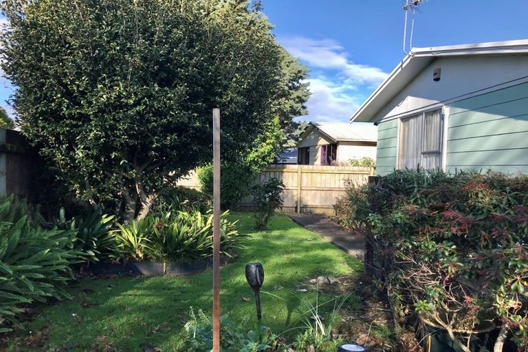 Photo of property in 9 Rountree Place, Conifer Grove, Takanini, 2112
