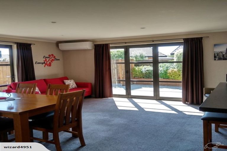 Photo of property in 11 Geneva Terrace, Kelvin Grove, Palmerston North, 4414