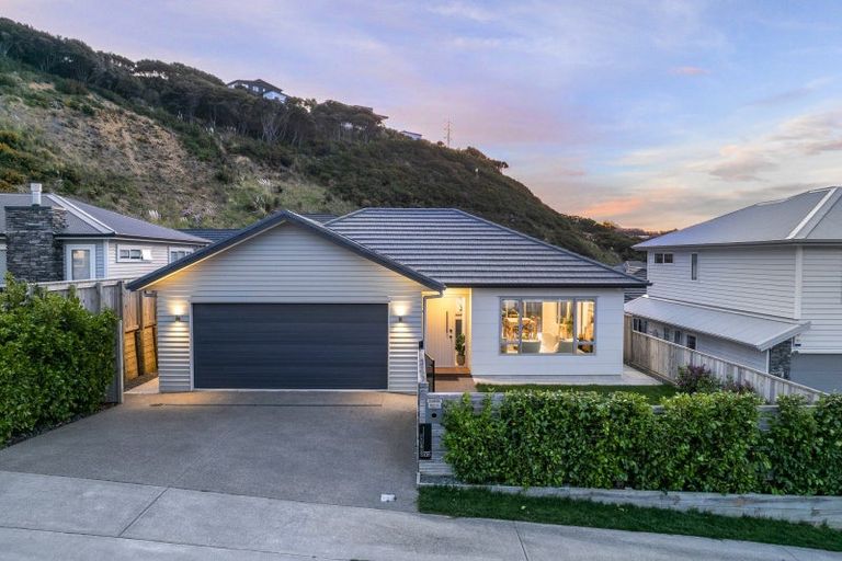 Photo of property in 18 Schooner Drive, Whitby, Porirua, 5024
