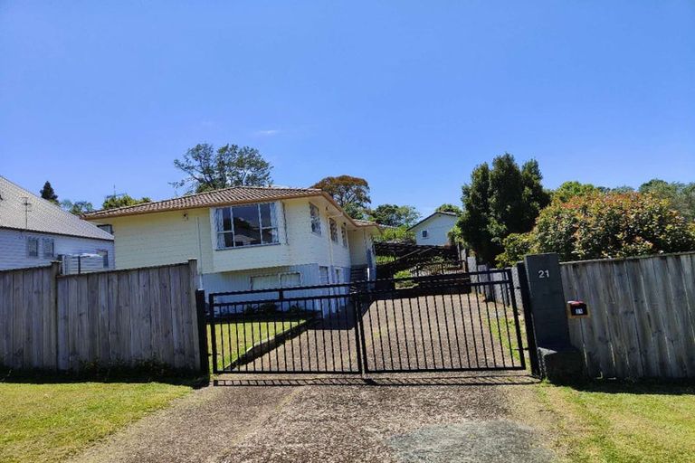 Photo of property in 21 Sequoia Place, Sunnynook, Auckland, 0620
