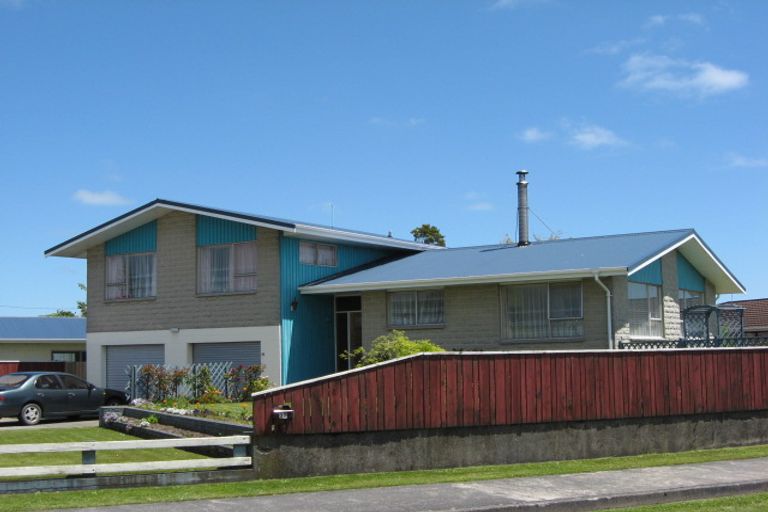 Photo of property in 32 Romilly Street, Westport, 7825