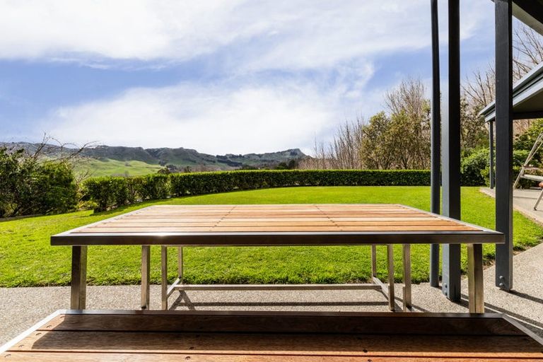 Photo of property in 35 Raratu Road, Kahuranaki, Havelock North, 4295