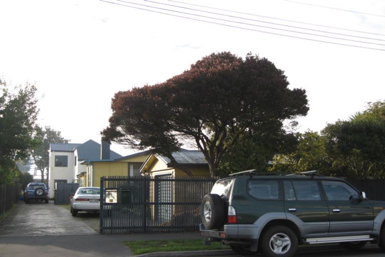 Photo of property in 69 Estuary Road, New Brighton, Christchurch, 8061