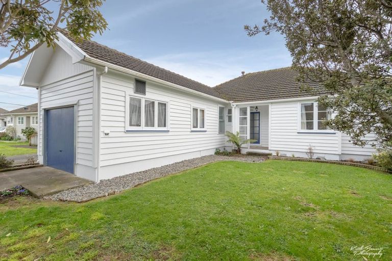 Photo of property in 5 Hodgins Grove, Naenae, Lower Hutt, 5011