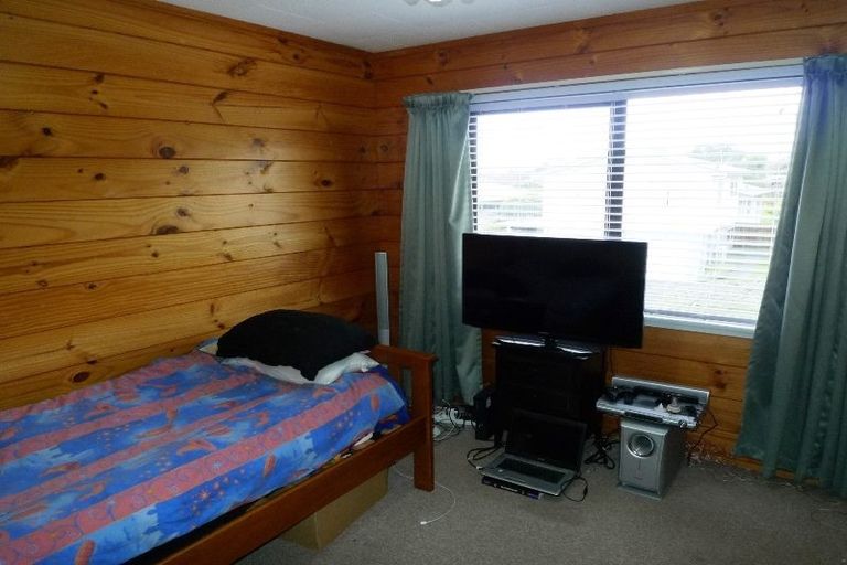 Photo of property in 31b Fitzpatrick Street, Newlands, Wellington, 6037