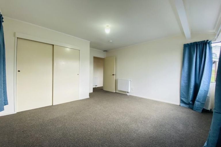 Photo of property in 54a Bassett Road, Johnsonville, Wellington, 6037