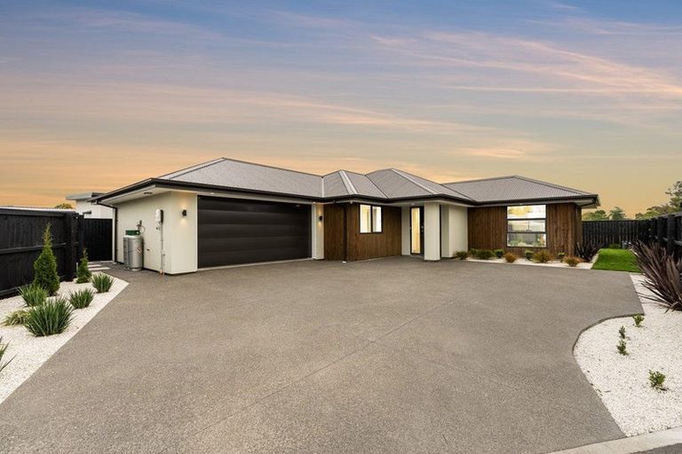 Photo of property in 12 Twin Meadows Drive, Casebrook, Christchurch, 8051