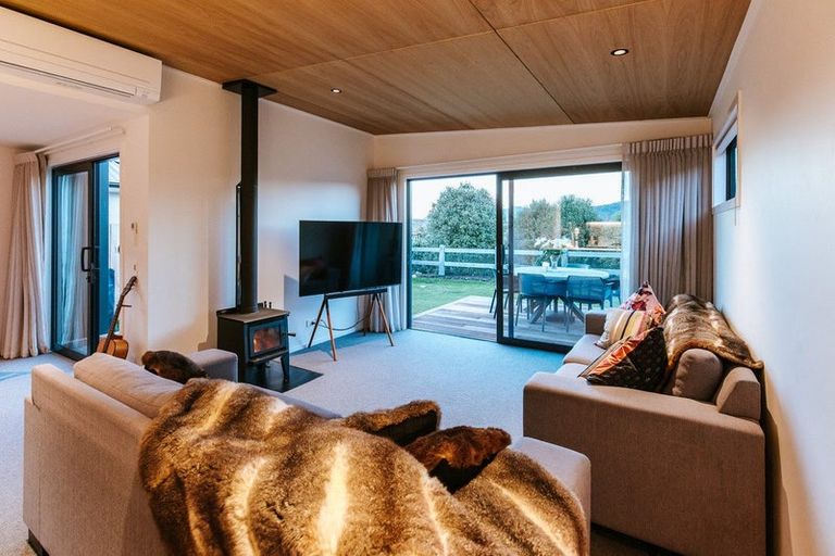 Photo of property in 32 Burbank Road, Wanaka, 9382