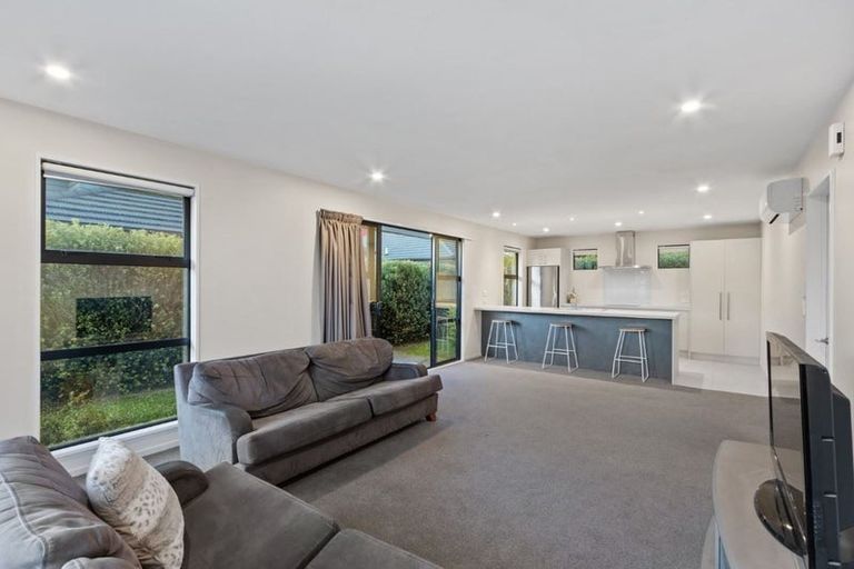 Photo of property in 3 Robalan Close, Halswell, Christchurch, 8025