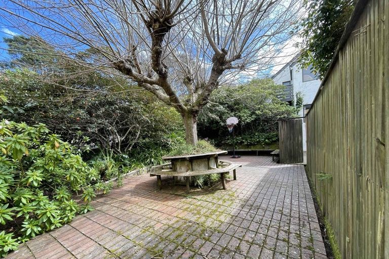 Photo of property in 35 Burma Road, Khandallah, Wellington, 6035