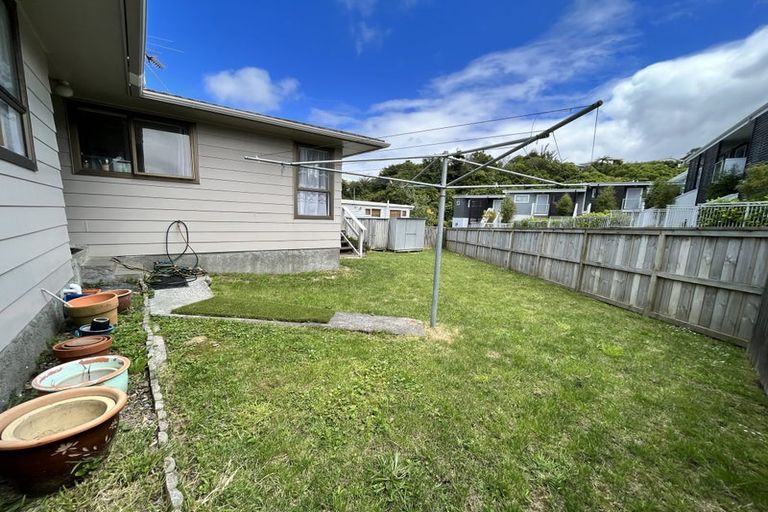 Photo of property in 201a Newlands Road, Newlands, Wellington, 6037