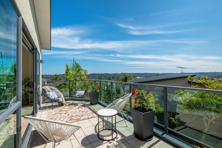 Photo of property in 74 Oakway Drive, Schnapper Rock, Auckland, 0632