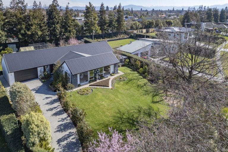 Photo of property in 72 Oakgrove Drive, Rangiora, 7400