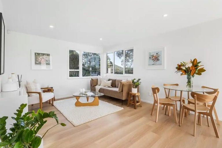 Photo of property in 16a Durham Street, Te Atatu Peninsula, Auckland, 0610