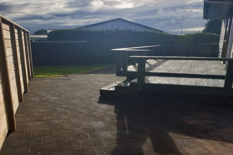 Photo of property in 14b Sandspit Road, Waiuku, 2123