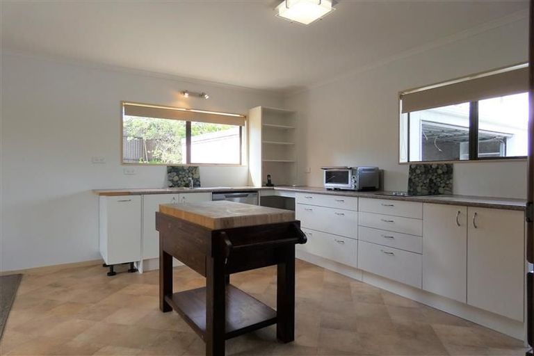 Photo of property in 3/7 Gerald Stokes Avenue, Helensville, 0800