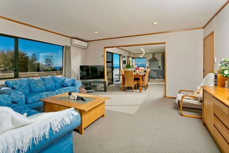 Photo of property in 2/112 Arran Road, Browns Bay, Auckland, 0630