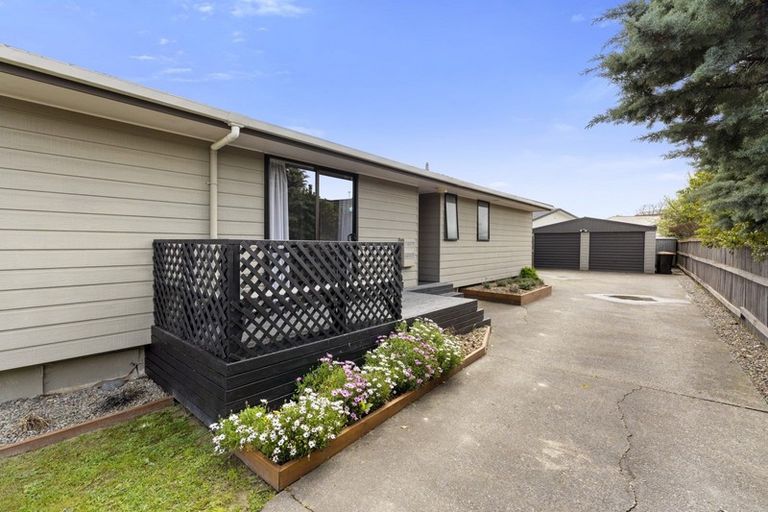 Photo of property in 23 Peppertree Glade, Kelvin Grove, Palmerston North, 4414