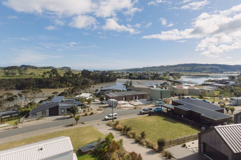 Photo of property in 3 Omahina Street, Raglan, 3225