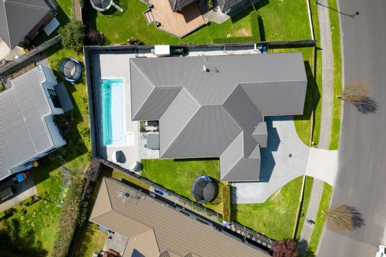 Photo of property in 115 Saint James Drive, Huntington, Hamilton, 3210