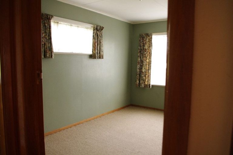 Photo of property in 33 Karaka Street, Wainuiomata, Lower Hutt, 5014