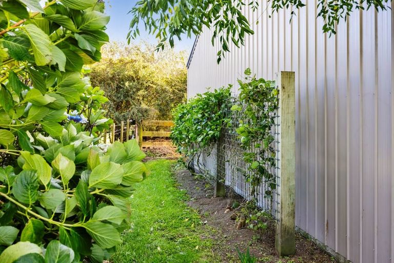 Photo of property in 270 Smart Road, Hillsborough, New Plymouth, 4372