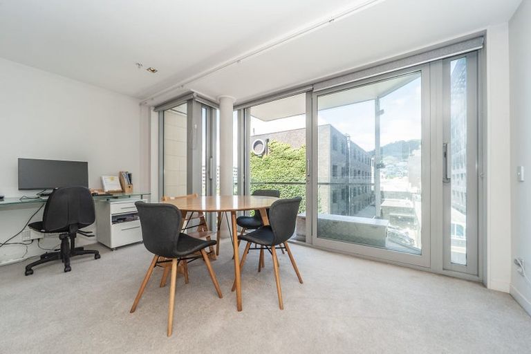 Photo of property in Piermont Apartments, 3i/82 Cable Street, Te Aro, Wellington, 6011