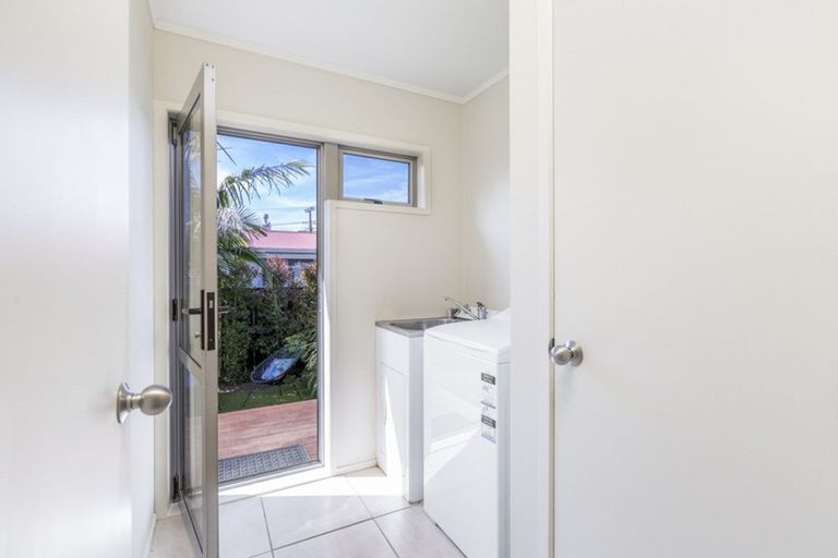 Photo of property in 1 Montmere Avenue, Te Atatu Peninsula, Auckland, 0610