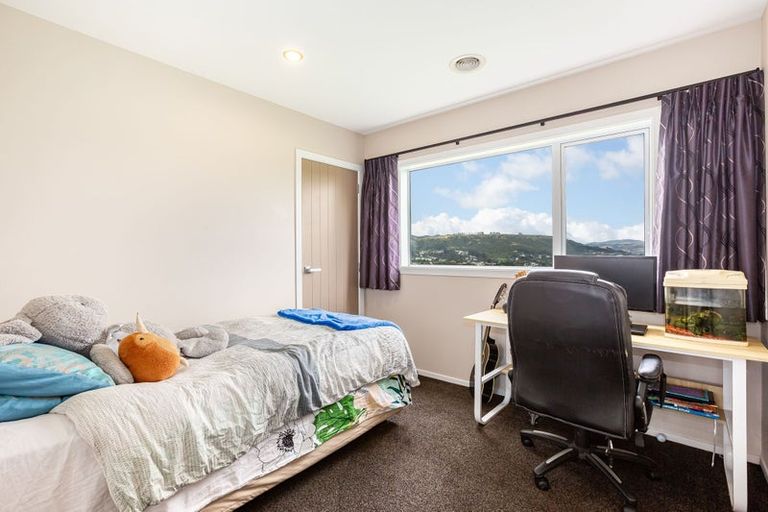 Photo of property in 72 Aotea Drive, Aotea, Porirua, 5024
