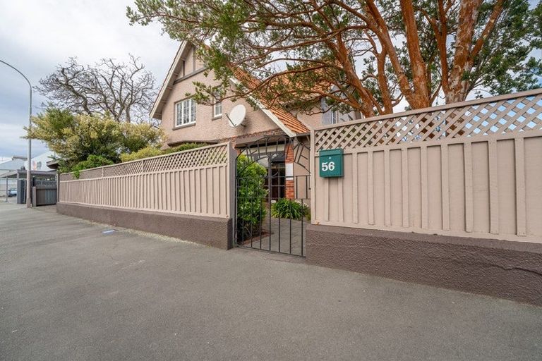 Photo of property in 334 Oriental Parade, Oriental Bay, Wellington, 6011