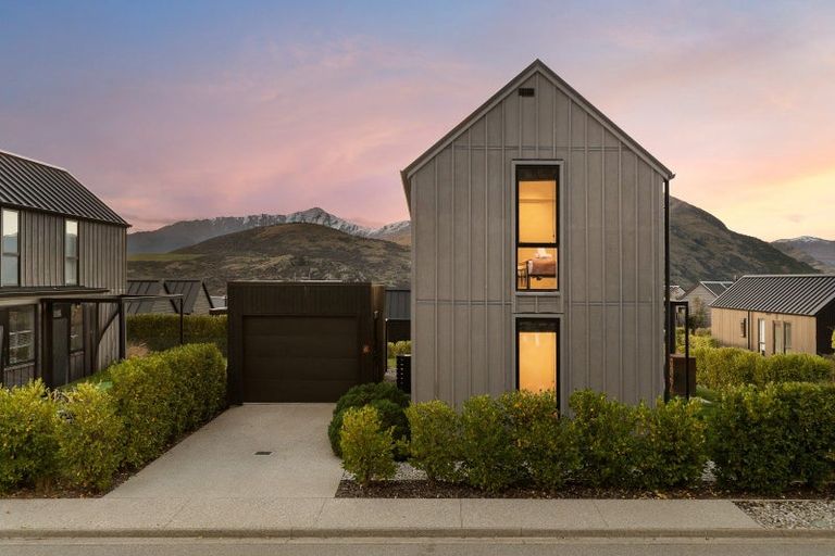 Photo of property in 6 Mckenzies Shute, Jacks Point, Queenstown, 9371