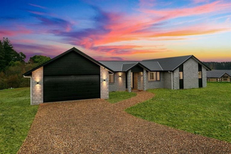 Photo of property in 18e Rose Leigh Drive, Cambridge, 3434