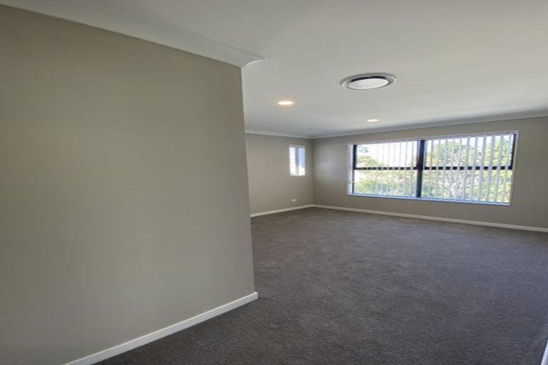 Photo of property in 30 Godfrey Drive, Orewa, 0931