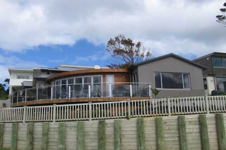 Photo of property in 8 Frenz Drive, Titirangi, Auckland, 0604