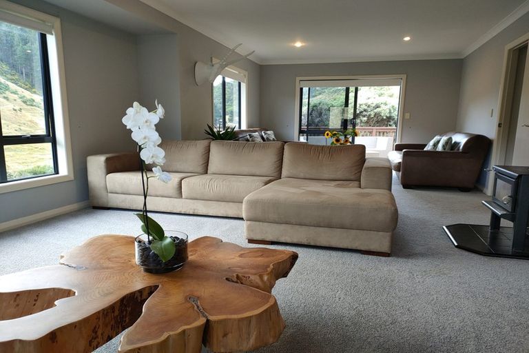 Photo of property in 499 South Makara Road, Makara, Karori, 6972