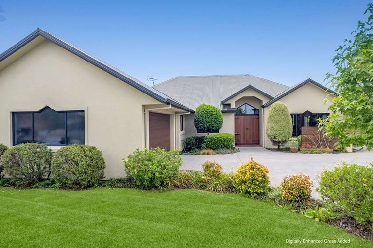 Photo of property in 15 Norfolk Drive, Cambridge, 3434