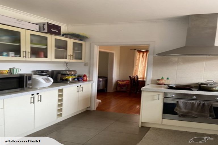 Photo of property in 37 Routley Drive, Glen Eden, Auckland, 0602