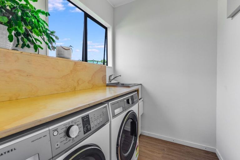 Photo of property in 19 Northview Lane, Nawton, Hamilton, 3200