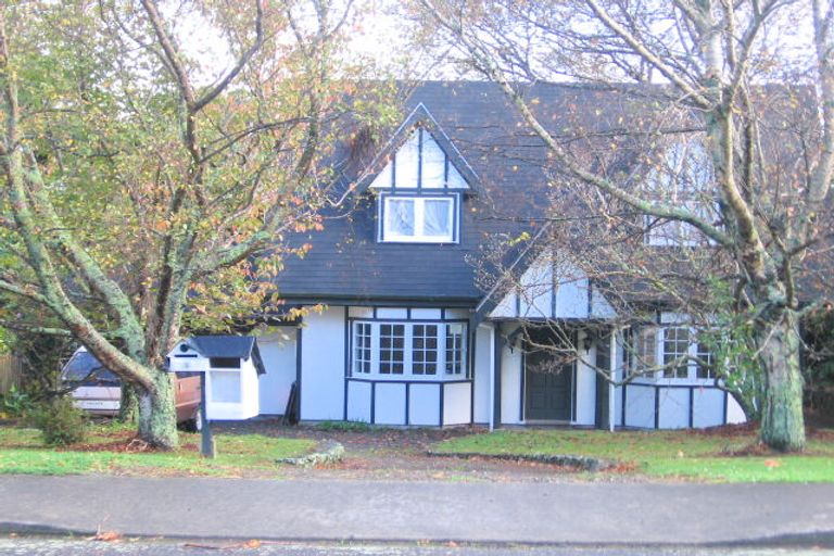 Photo of property in 4 Matenga Street, Waikanae, 5036