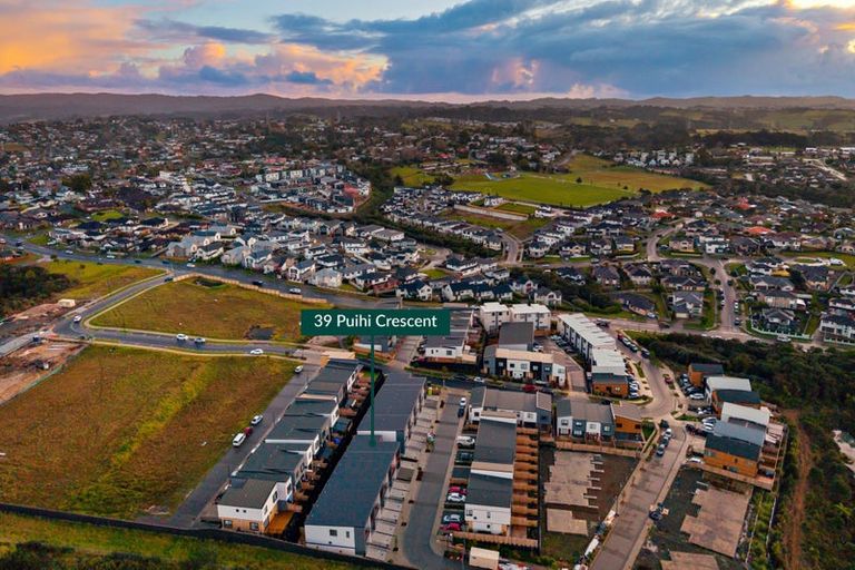 Photo of property in 43 Puihi Crescent, Massey, 0614