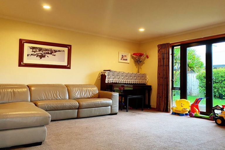 Photo of property in 16 Milbrook Place, Chartwell, Hamilton, 3210