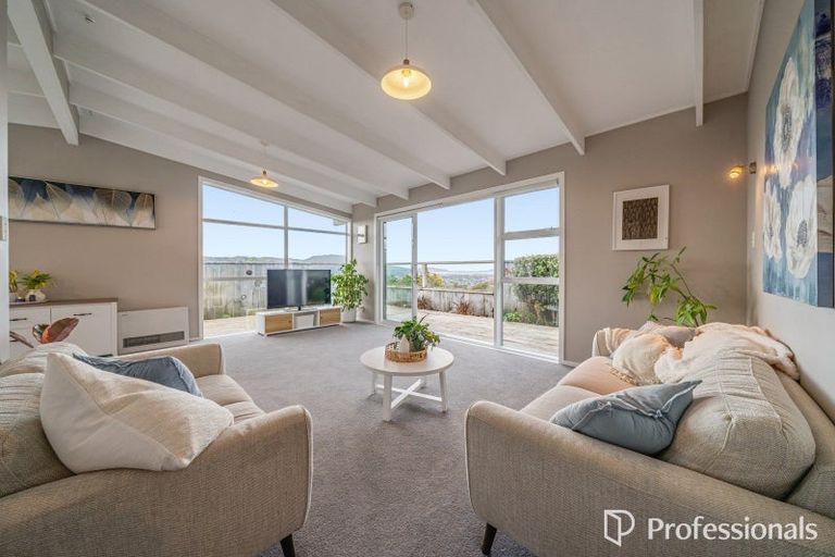 Photo of property in 6 Viscount Grove, Kelson, Lower Hutt, 5010