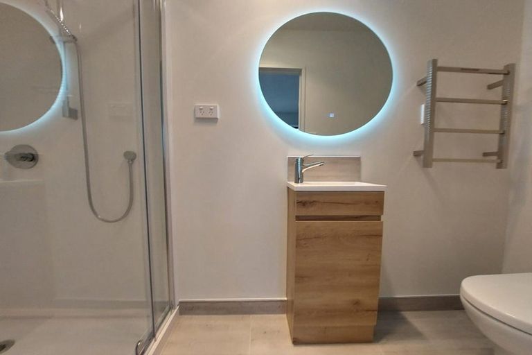 Photo of property in 2/116 Colwill Road, Massey, Auckland, 0614