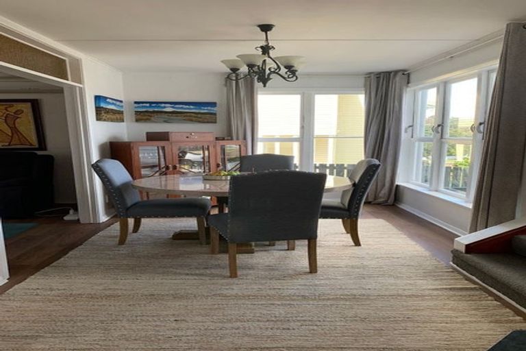 Photo of property in 136a Dimock Street, Titahi Bay, Porirua, 5022