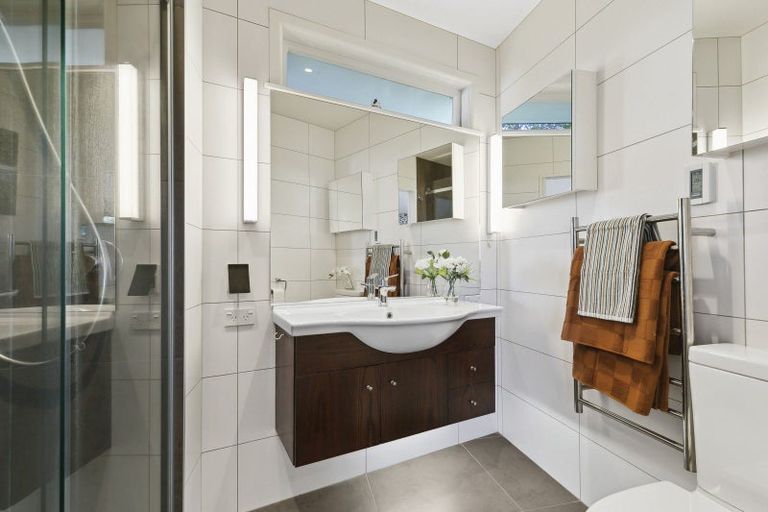 Photo of property in 11 Bristow Place, Karori, Wellington, 6012