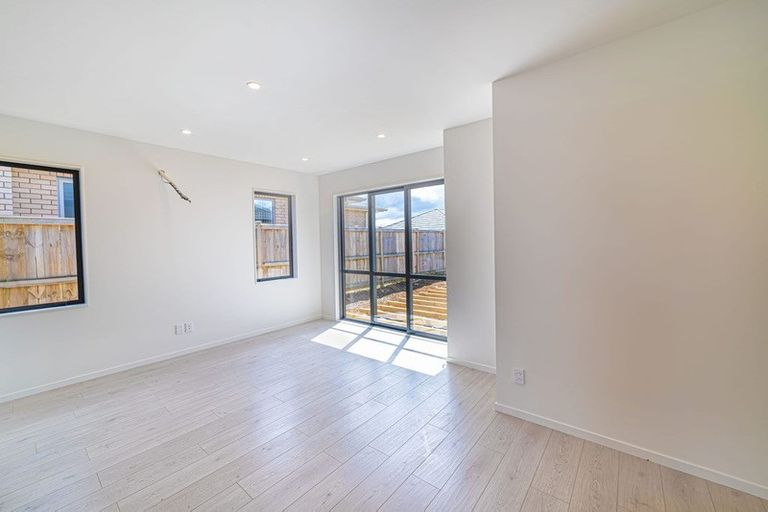 Photo of property in 18 Parton Road, Pukekohe, 2120