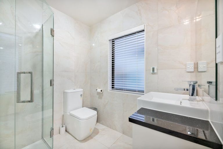 Photo of property in 2 Platinum Rise, Ranui, Auckland, 0612