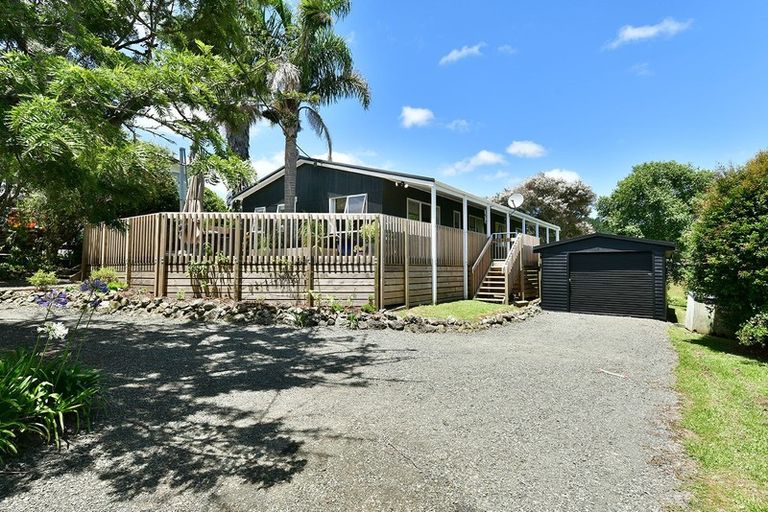 Photo of property in 6 Hand Road, Helensville, 0800