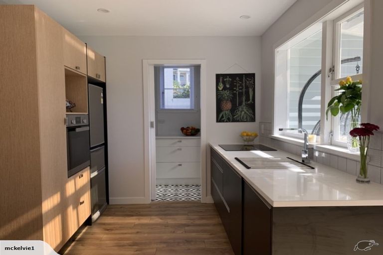 Photo of property in 40 Rua Street, Lyall Bay, Wellington, 6022