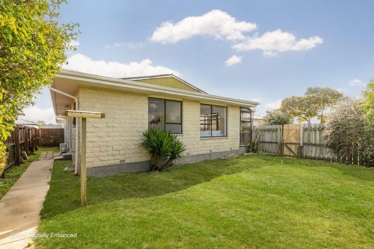 Photo of property in 1/60 Inwoods Road, Parklands, Christchurch, 8083